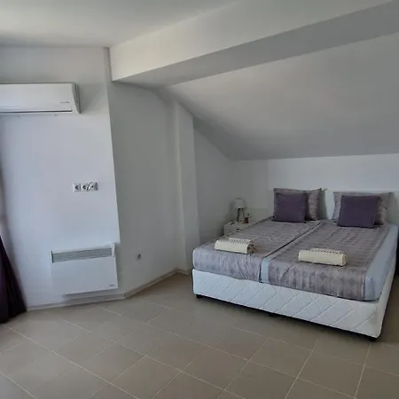 Infinity View 7 * Lozenets